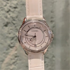 Chanel paired with Japanese quartz movement and sapphire crystal mirror Leather Strap